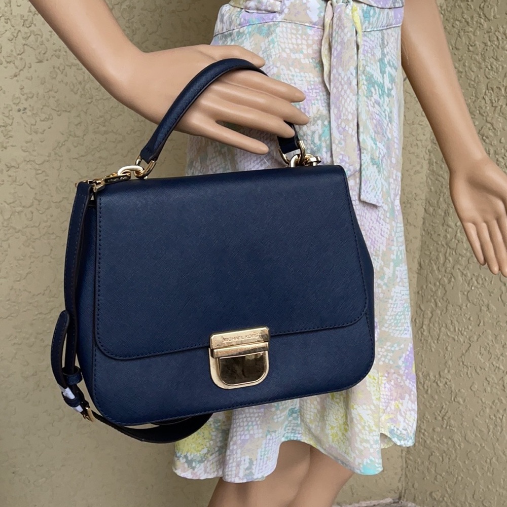 Michael Kors Bridgette MD TH Messenger Navy - Picture 13 of 16